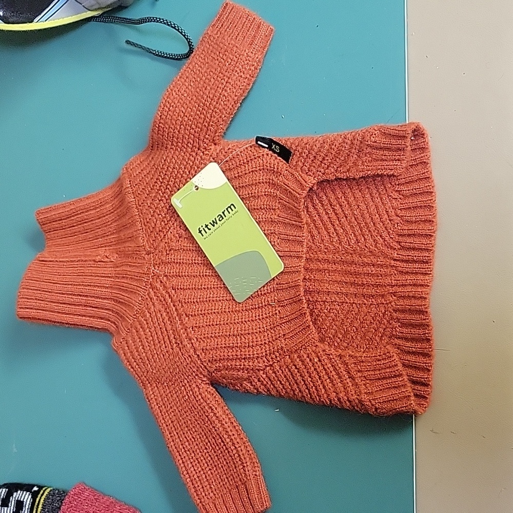 Fit warm dog sweater xs new with tags